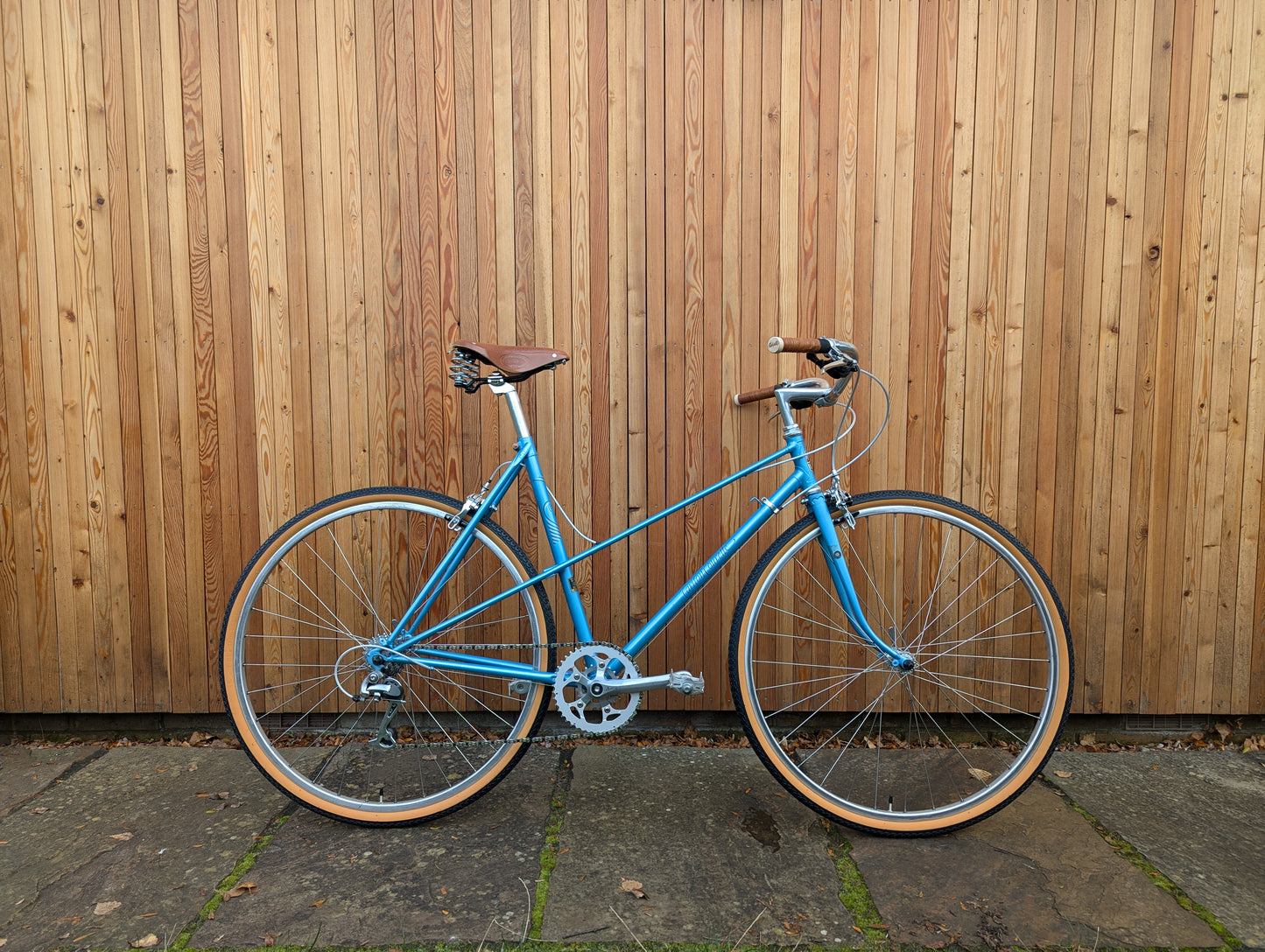 Vintage-Inspired Carlton Mixte – Hand-Built Restomod for City & Touring