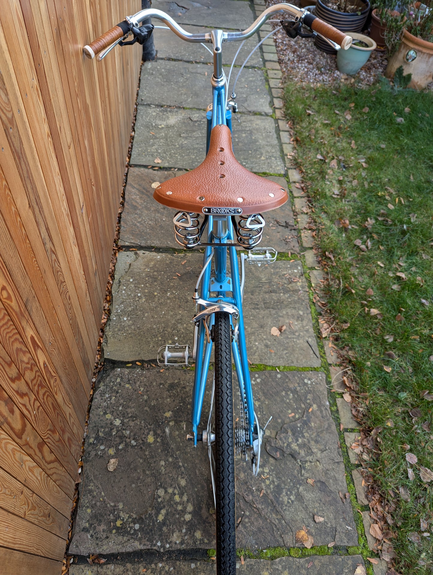 Vintage-Inspired Carlton Mixte – Hand-Built Restomod for City & Touring