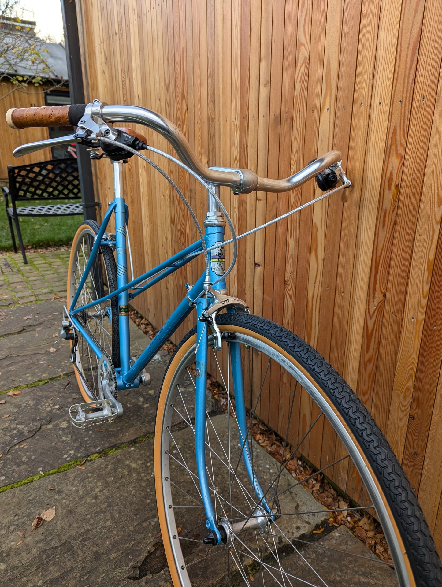Vintage-Inspired Carlton Mixte – Hand-Built Restomod for City & Touring