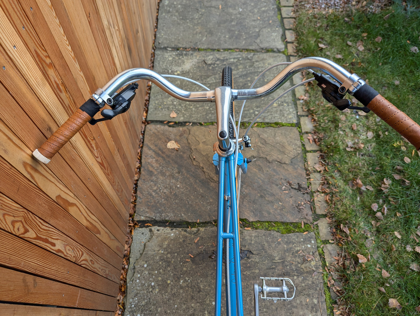 Vintage-Inspired Carlton Mixte – Hand-Built Restomod for City & Touring