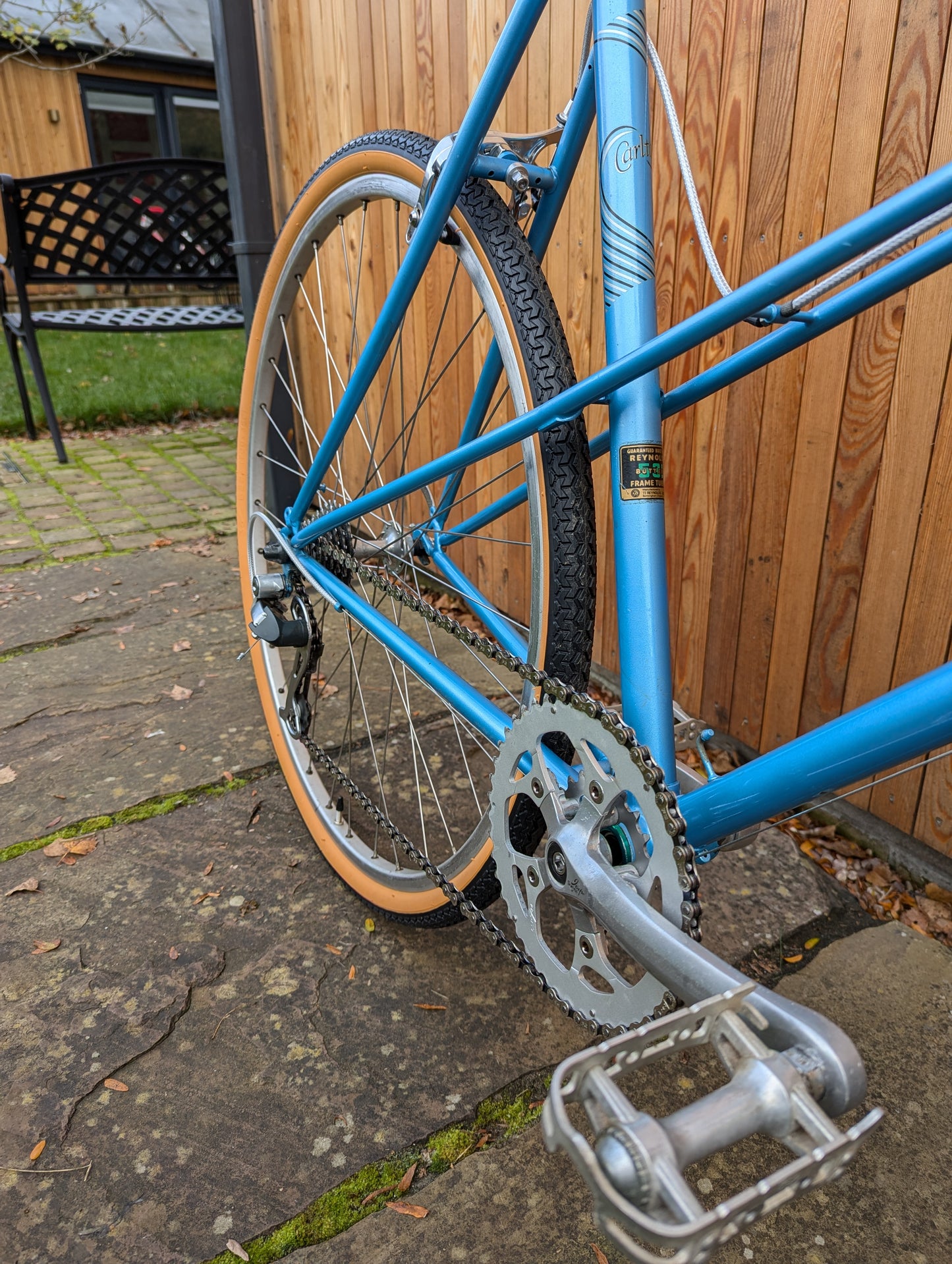 Vintage-Inspired Carlton Mixte – Hand-Built Restomod for City & Touring
